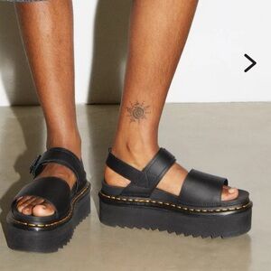 VOSS WOMEN'S LEATHER STRAP PLATFORM SANDALS